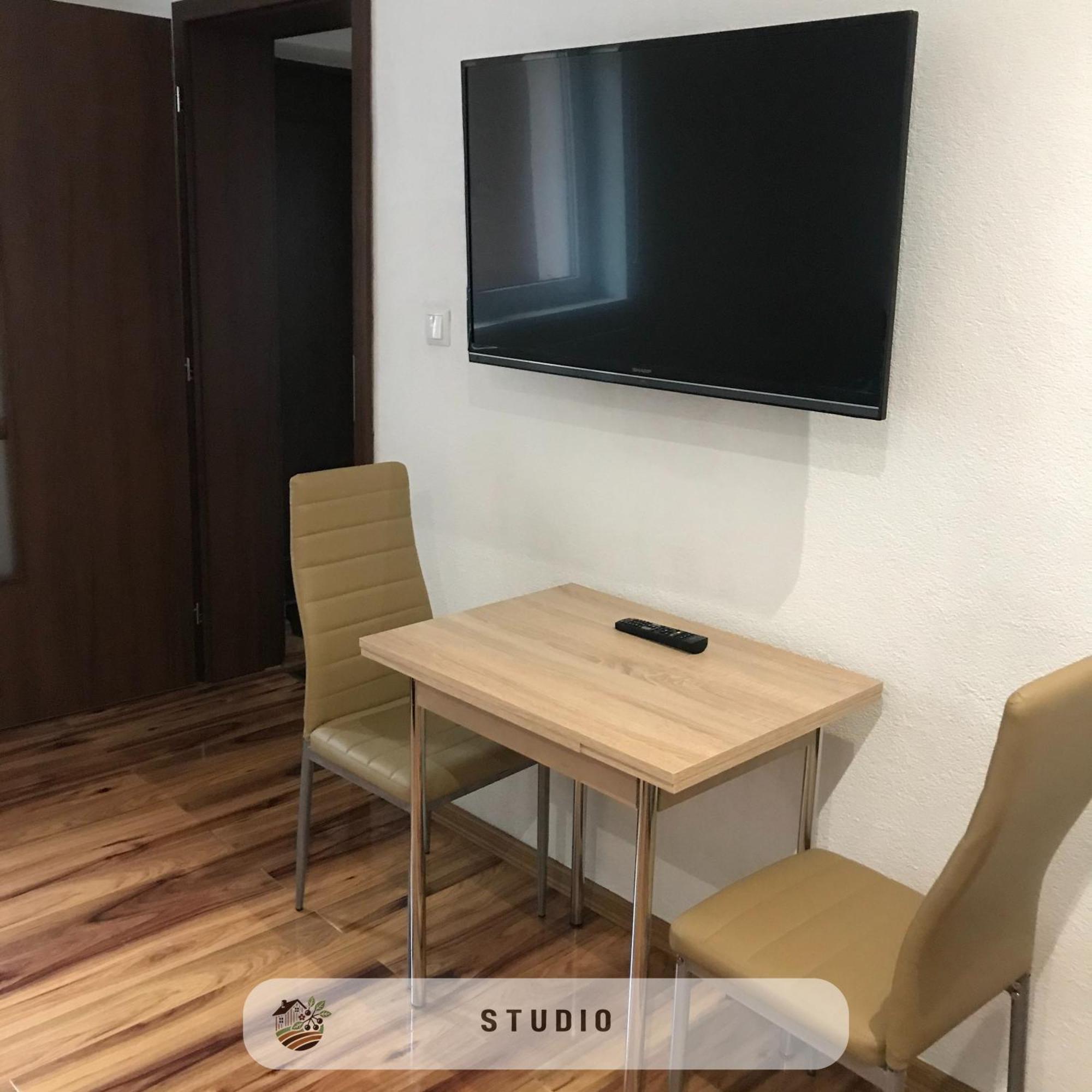 Apartmanovy Dom Visnove Exterior foto