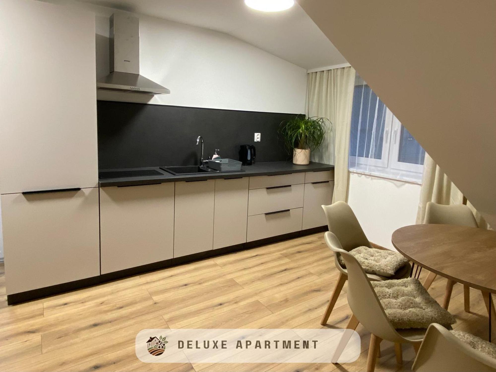 Apartmanovy Dom Visnove Exterior foto
